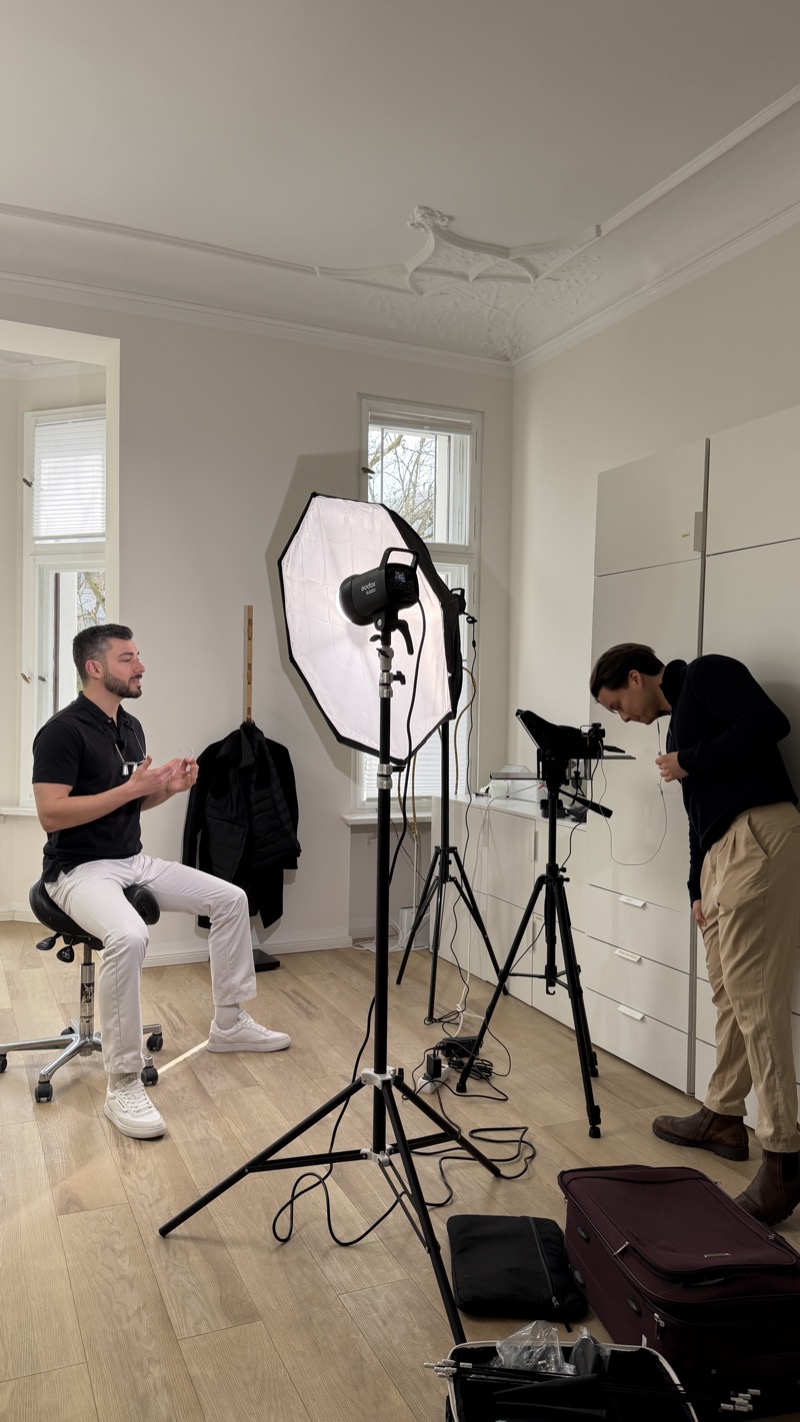 Inhouse-Drehs in der Zahnarztpraxis mit professioneller Kamera-Crew